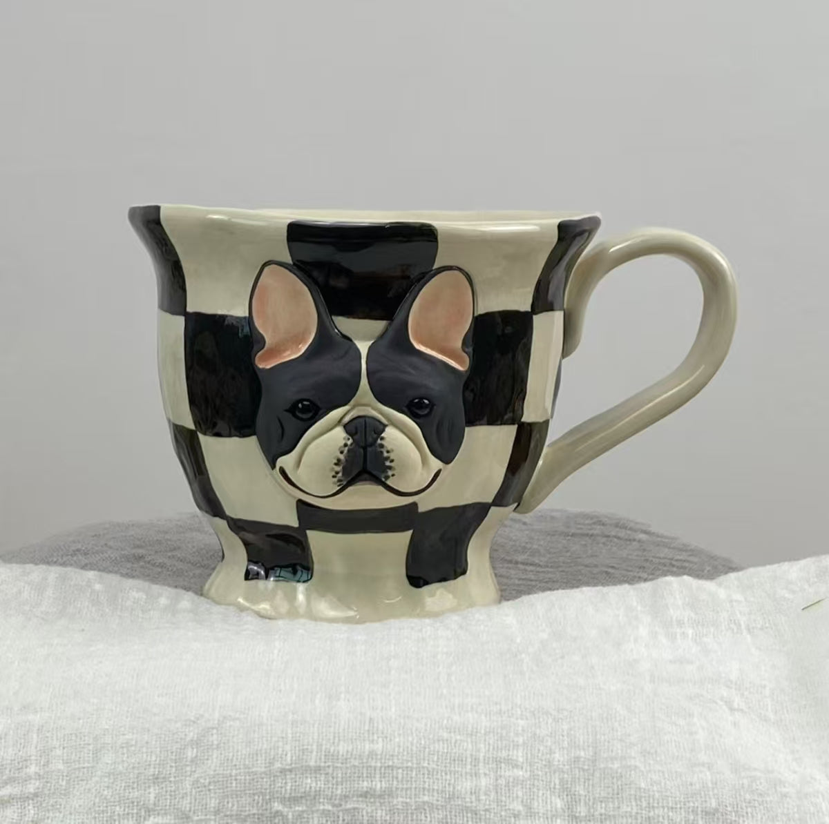 Black and White  Café Companion